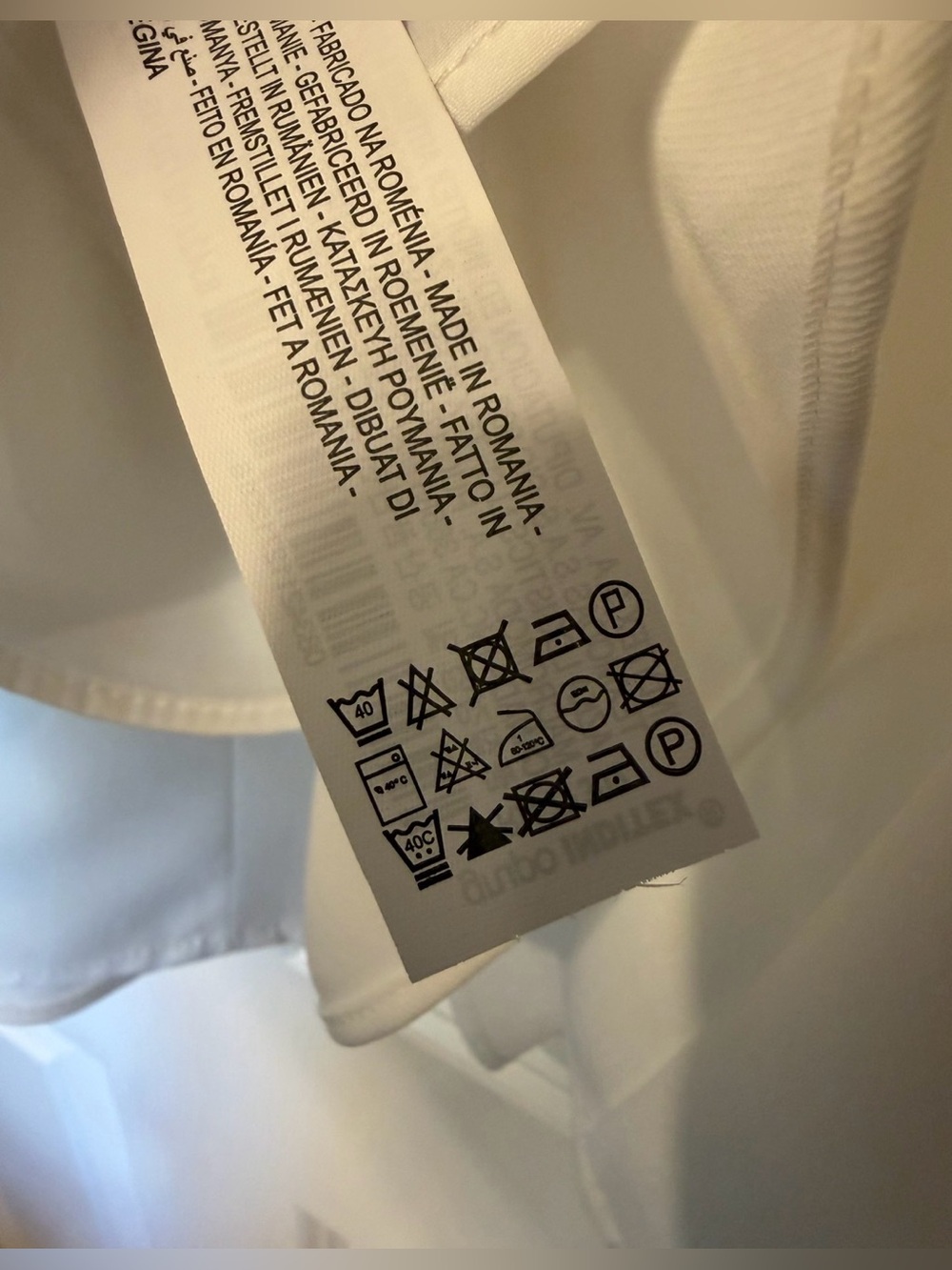 Zara White Flowy Knee-Length Sleeveless Dress with A-Line Silhouette - Picture 5 of 7